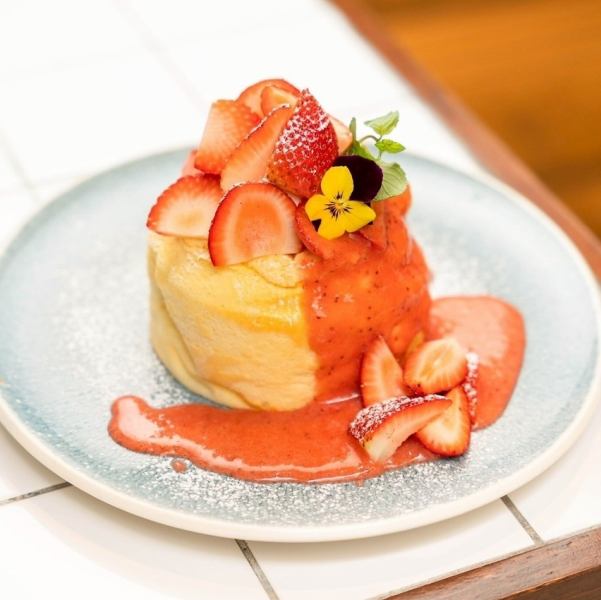 苺たっぷりベリーパンケーキ