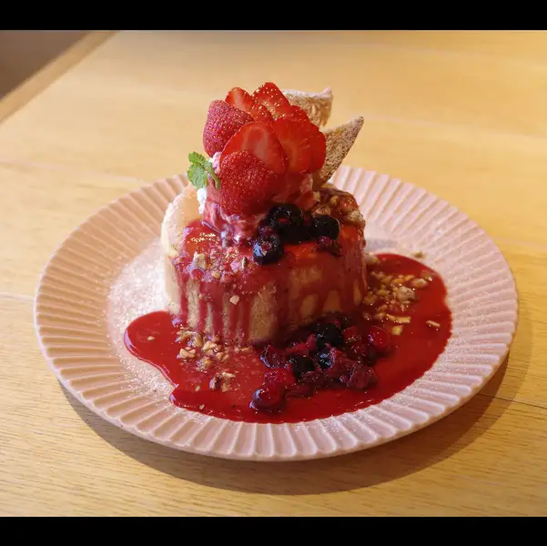 苺たっぷりベリーパンケーキ