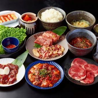 最受欢迎的套餐！5,500日元（含税），120分钟无限畅饮，从近江牛等13种菜肴到我们的特色菜！