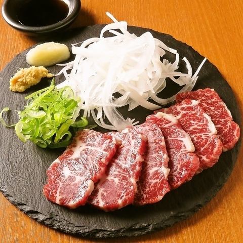 種類豊富な馬刺しもご用意