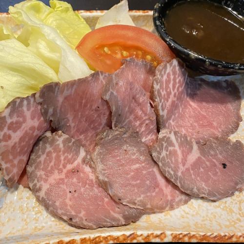Very popular with women ♪ Japanese-style roast beef