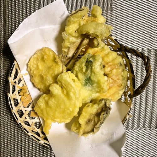 Assorted tempura (5 kinds of vegetables + 1 shrimp)