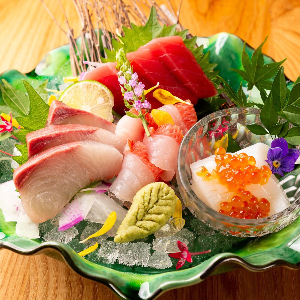 季節の鮮魚を一番おいしい食べ方でご提供いたします。