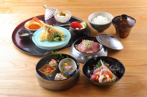 Shinjiya Three-tiered Shokado meal