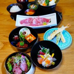 真地屋三层厚重晚餐<8道菜>