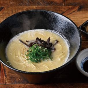 名物濃厚九州ラーメン～豚骨と鶏白湯のWスープ～