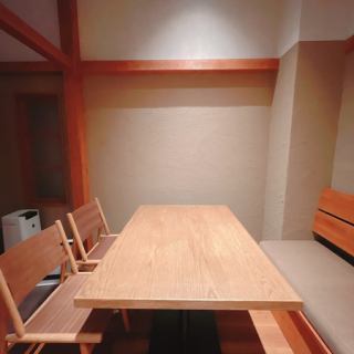 2名様～の少人数のご宴会も承ります。飲み放題付コース各種ご用意。