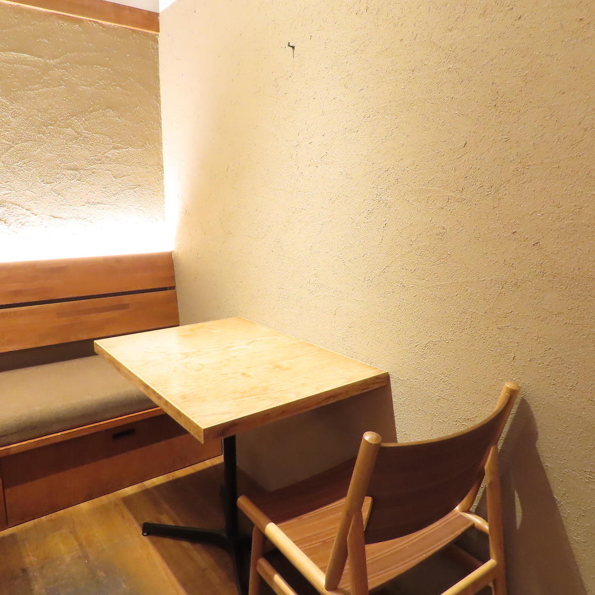 個室と美味しい料理でゆったりと大人のデートを愉しめる。