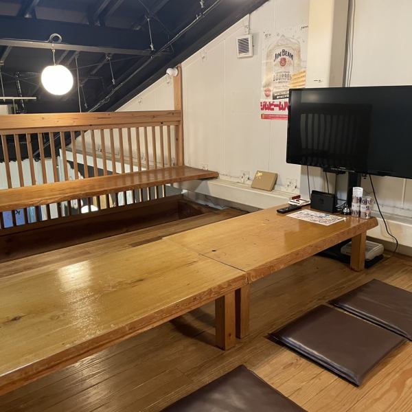 【ロフト席は友達の家そのもの！】4名様から使用できるロフト席は各種ゲーム機やテレビを用意して友達の家に来たような気分♪友人同士での食事や家族利用にも、アットホームな空間でお料理をお楽しみください♪