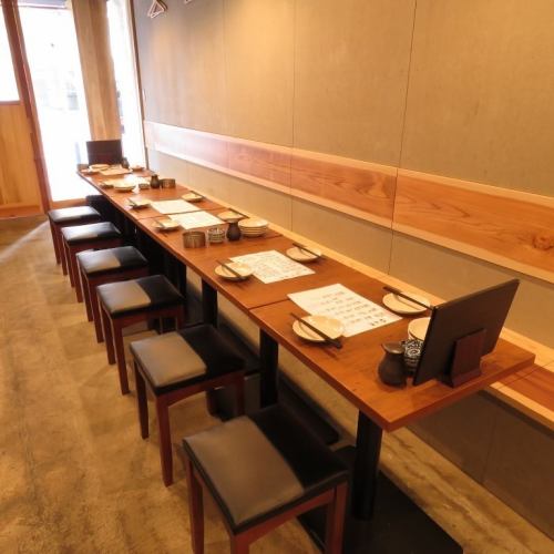 Tables can accommodate up to 22 people