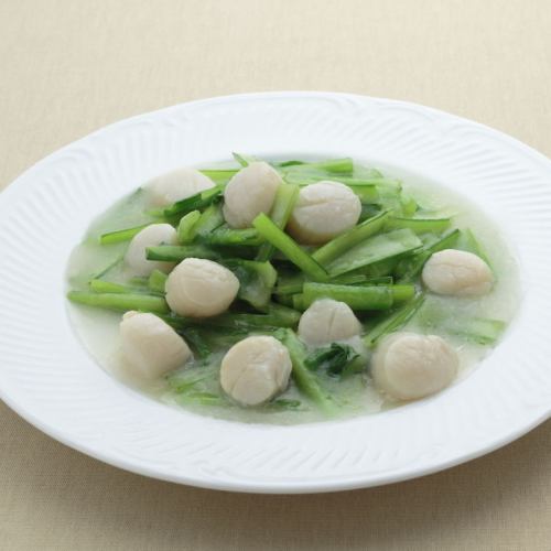 Stir-fried scallops and green vegetables
