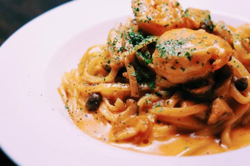 Shrimp and mushroom tomato cream pasta