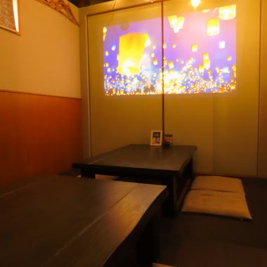The completely private tatami room can accommodate from 4 to 25 people as it has a partition. It is very popular so please make your reservation early.