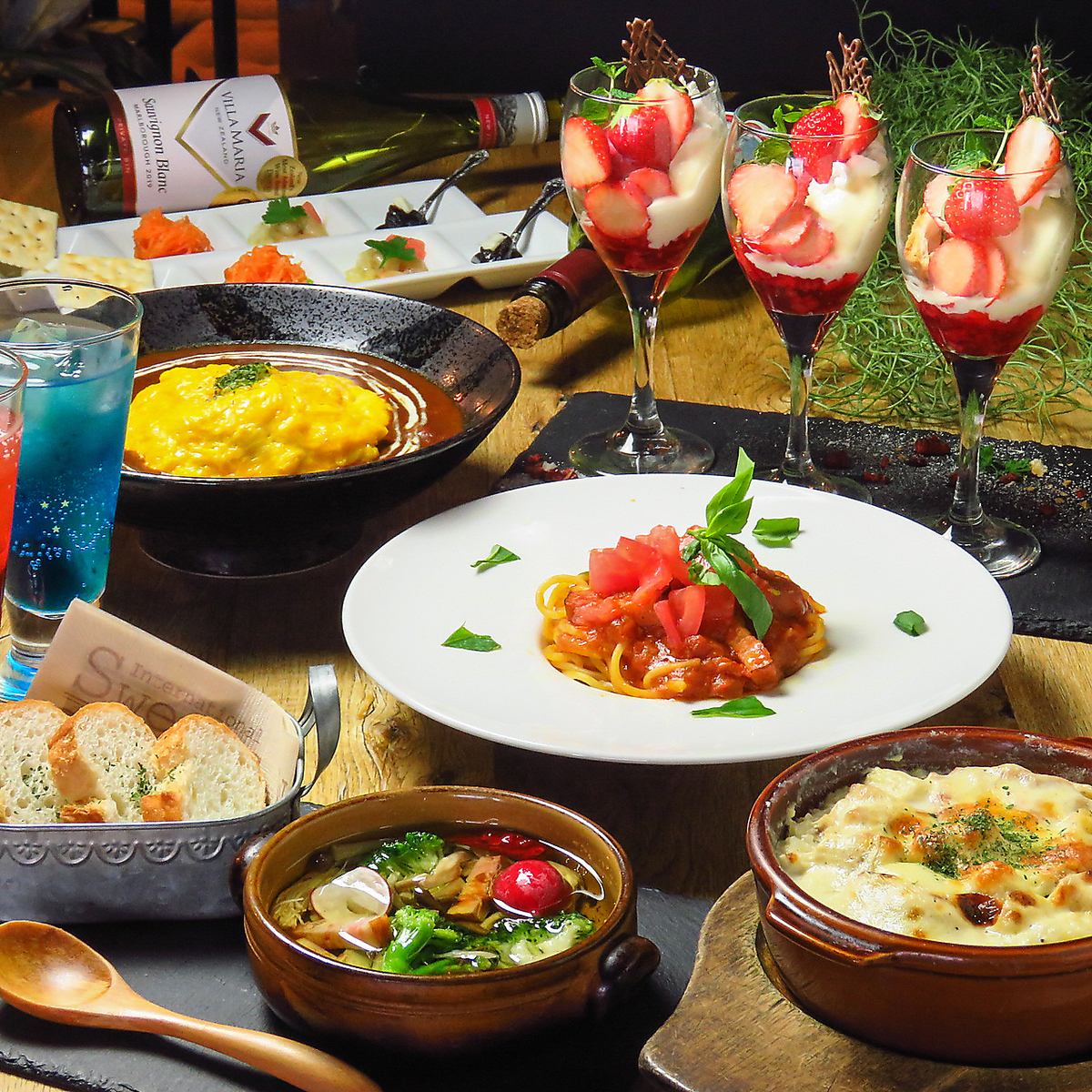 밤 cafe 코스는 전채/아히조/선택할 수 있는 MAIN/디저트/drink\2500