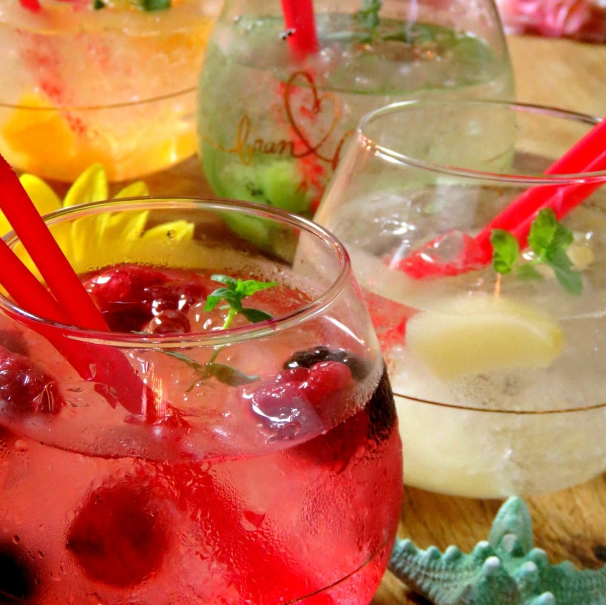 这里有 100 种畅饮选择,其中 60 种是无酒精饮料!