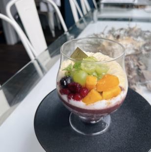 Shine Muscat Acai Bowl