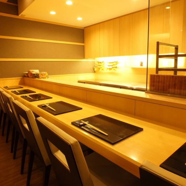 Full-flavored Japanese food space in Kokubun-machi.Apart from the hustle and bustle, if you put your legs on the basement floor, a space recommended will be expanded for the adults who are full of spirit.