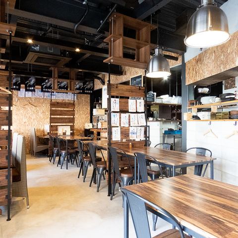 一进店,就看到明亮、宽敞、时尚的空间!