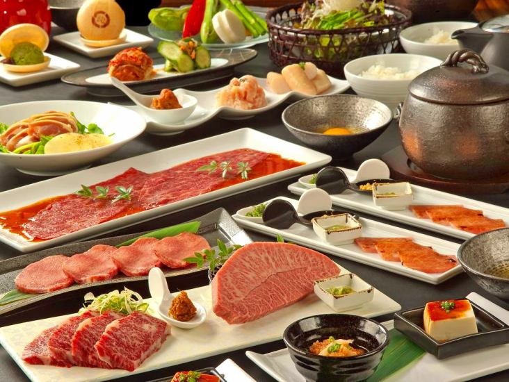 There are private rooms available for small groups.You can enjoy the finest yakiniku at your leisure.