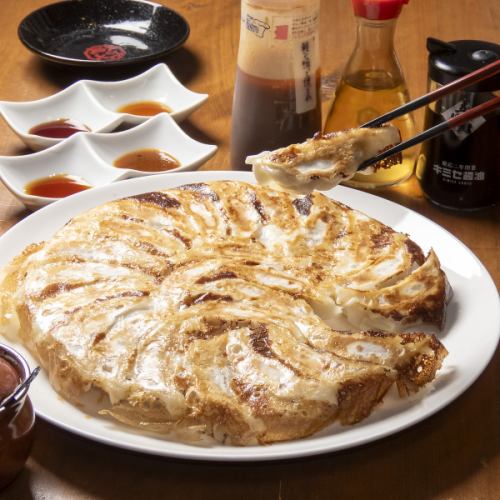 【ロクメ堂名物】大皿餃子(25個入り)