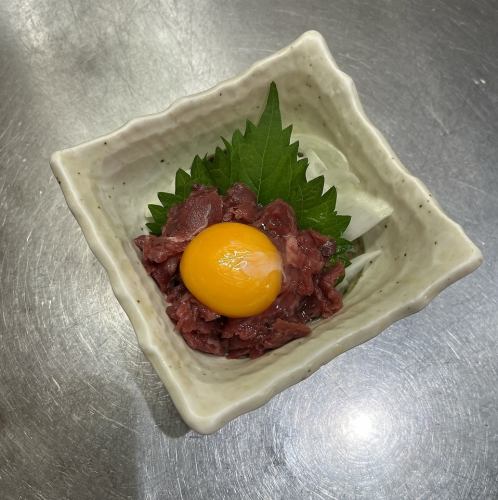 馬刺しユッケ