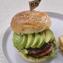 Avocado burger-