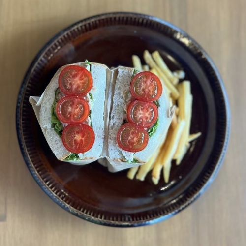 Tuna sandwich