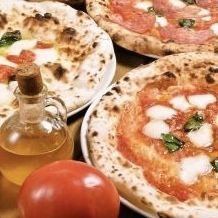我們為我們的自製披薩感到自豪☆時尚的咖啡館和意大利，您可以以合理的價格隨意享用♪