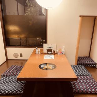 Private room for 5 people *No smoking on Saturdays/Smoking is allowed on other days of the week.*Online reservations are for a minimum of 3 people.