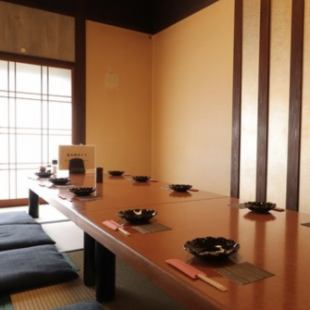 A tatami room that can accommodate up to 10 people.