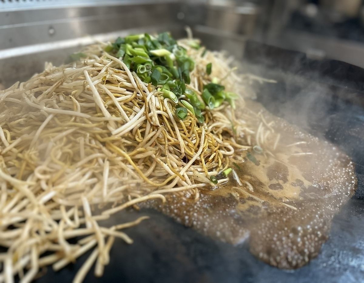 昼は食堂、夜は居酒屋！両面焼きそばあぺたいと！駅からも徒歩3分♪