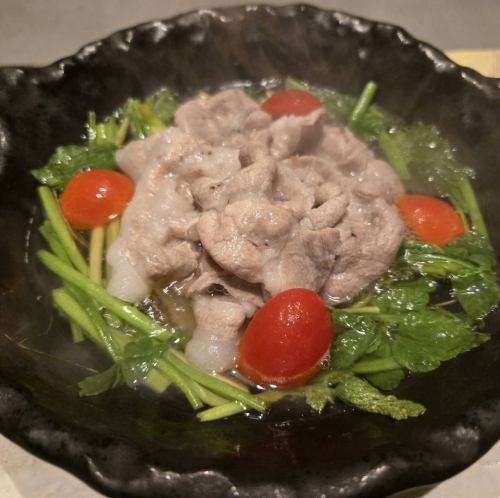 知床斜里サチク麦豚と芹温酒シャブシャブ