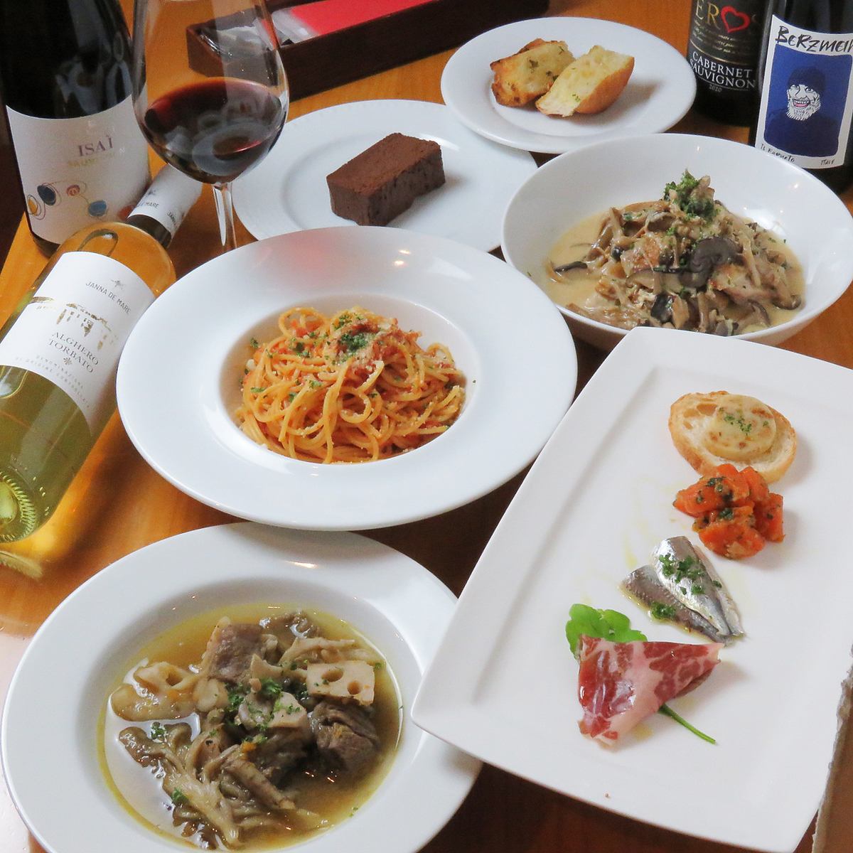 A casual Italian restaurant where you can enjoy carefully selected dishes that bring out the flavor of seasonal ingredients and a wide selection of wines.