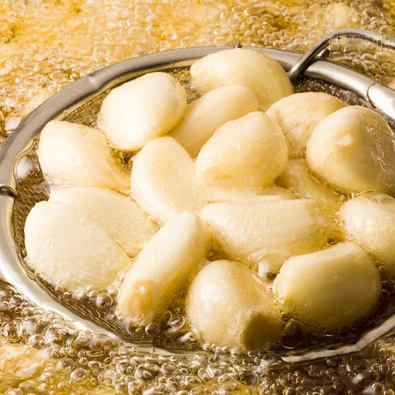 にんにくの丸揚げ