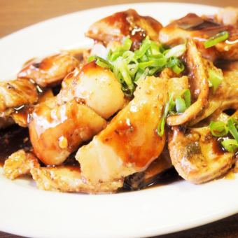 豚もつと玉ねぎの鉄板焼き