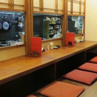 The counter seats are also recommended for dates and friends!