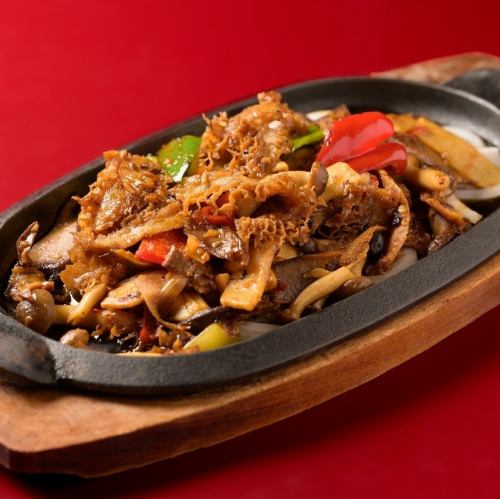 モツのピリ辛炒め