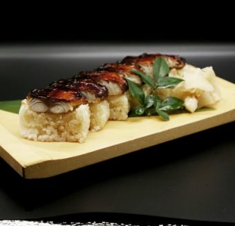 Grilled mackerel sushi roll