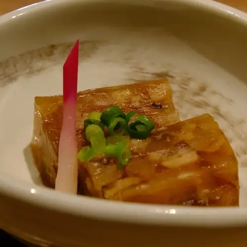 姜柚味和牛牛筋冻。