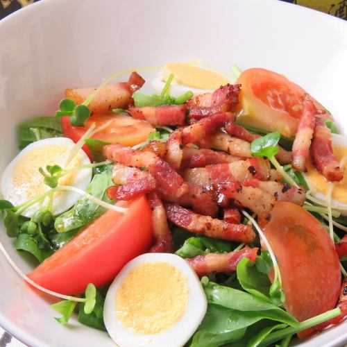 Crispy bacon and spinach salad regular (3-4 servings)