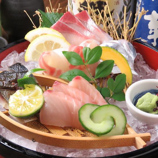 新鮮なお刺身の5種盛合せ（約2～3人前）1500円もございます