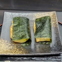 Seaweed mochi