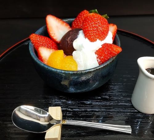 Cream Strawberry Anmitsu (Limited Time Only)