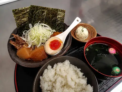 【ランチ】11：30～14：00頃牛すじ煮込み定食