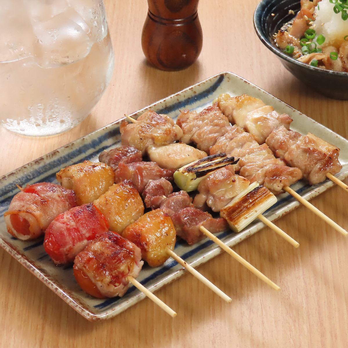 備長炭でじっくりと焼き上げ、香ばしさと肉の旨味が抜群の焼鳥！