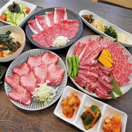 【特選黒毛和牛焼肉コース】特選黒毛和牛盛り合わせなど全13品 1人前5000円(税込)