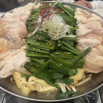 ご予約限定【神戸牛モツ鍋コース】旨味たっぷり神戸牛もつ鍋など全6品　1人前4000円(税込)