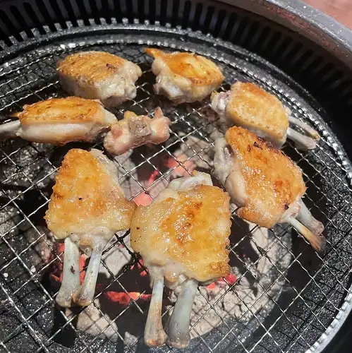 一口手羽に込めた丁寧な仕込みと味わいの工夫