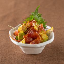 金枪鱼配牛油果