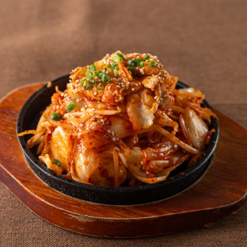 鉄板豚キムチ炒め